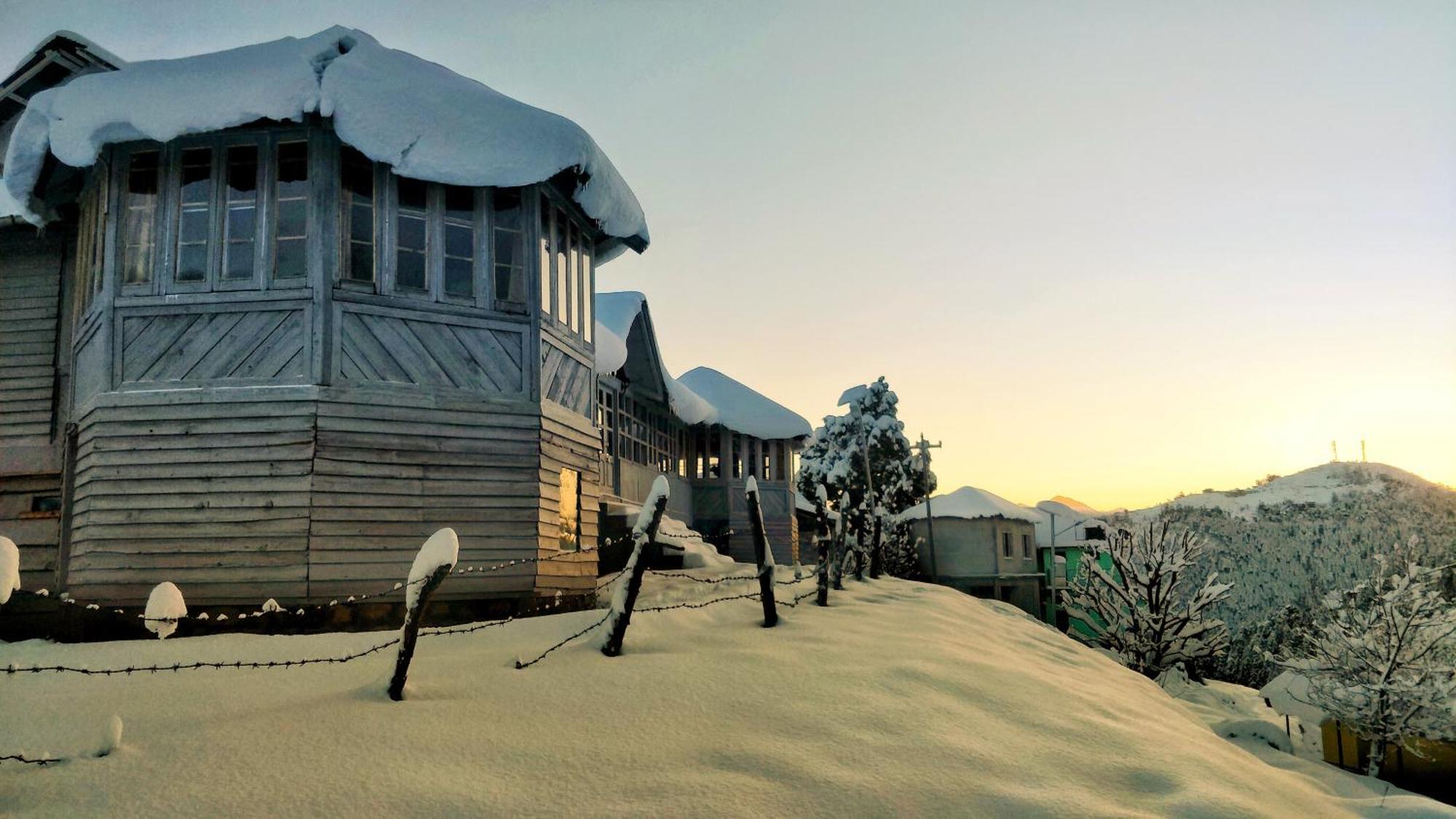 Black Bear Cottage Khajjiar מראה חיצוני תמונה